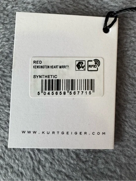 Kurt Geiger NWT Kensington Heart Shaped Mirror Keychain
Comes With A Box - Picture 13 of 13